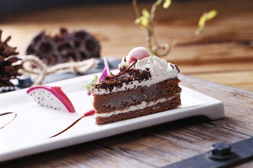 晚上吃蘋果容易傷胃？醫生建議：到了晚上，這4種食物儘量少吃