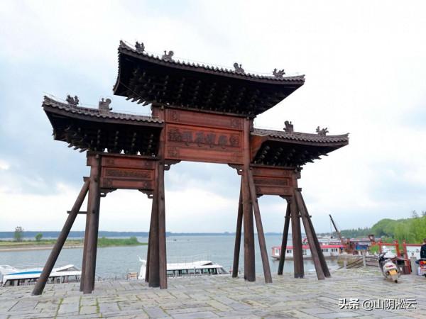 吳氏誠善發家號稱窯灣半街，來薰勇險立關可謂運河鎖鑰