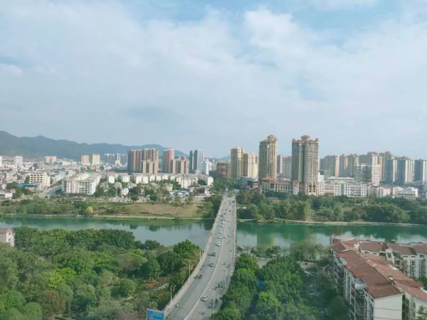 父親腦梗塞四年後,我終於成了可以為他負責的姑娘 父親腦梗塞四年後,我終於成了可以為他負責的姑娘