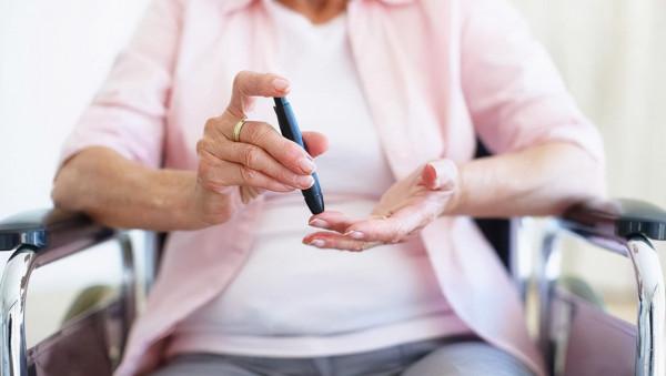 老人血糖8.2算超標嗎?15年“糖齡”老人的控糖經驗,值得借鑑 老人血糖8.2算超標嗎?15年“糖齡”老人的控糖經驗,值得借鑑