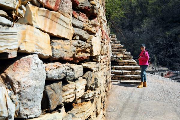 東姚石大溝村，一個用石頭壘砌的世界