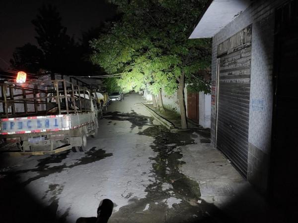 夜間作業好幫手,Fenix C7直充戶外手電體驗 夜間作業好幫手,Fenix C7直充戶外手電體驗