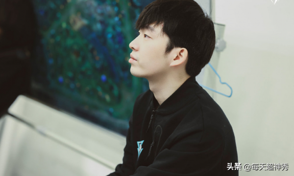 Cryin辛德拉接管團戰,UP小組賽豪取四連勝,FPX處境不容樂觀 Cryin辛德拉接管團戰,UP小組賽豪取四連勝,FPX處境不容樂觀