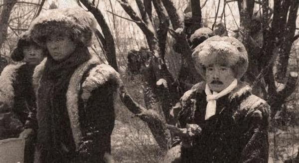 陝西剿匪回憶:剿滅鐵路悍匪,意外抓獲陷害鐵道游擊隊的兇手 陝西剿匪回憶:剿滅鐵路悍匪,意外抓獲陷害鐵道游擊隊的兇手