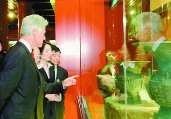 美國退休領導人來華撈金:克林頓60秒賺萬元,奧巴馬靠握手賺千萬 美國退休領導人來華撈金:克林頓60秒賺萬元,奧巴馬靠握手賺千萬