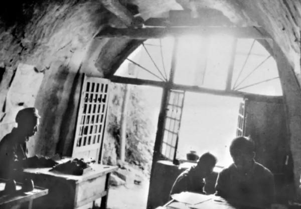 這些名篇,有些你在課本上讀到過…… 這些名篇,有些你在課本上讀到過……