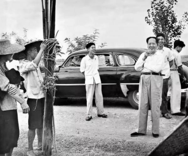 毛主席收留一乞丐兄弟,30年後相見,毛主席:你還可以叫我大哥 毛主席收留一乞丐兄弟,30年後相見,毛主席:你還可以叫我大哥