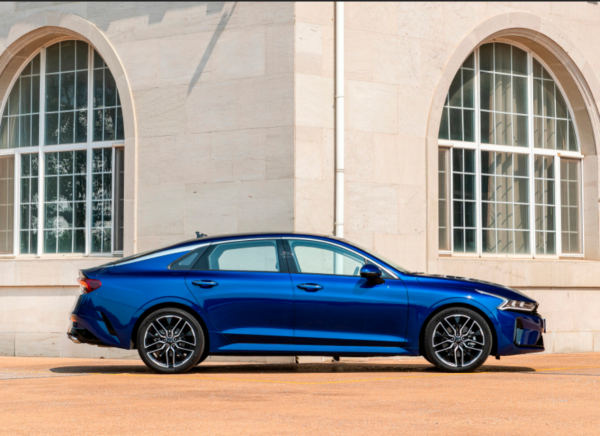 看外在 聊內在 起亞K5對比日產天籟