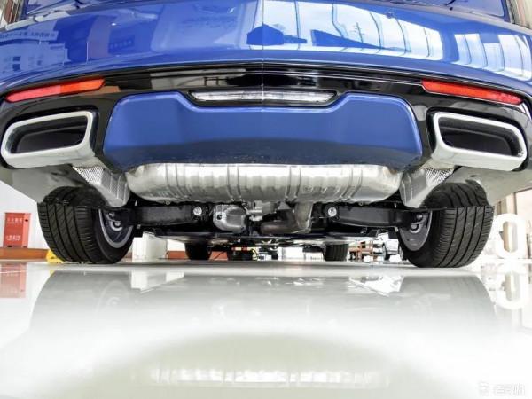 2.0T+10AT,顏值高運動感強,還能兼顧舒適性的豪華中型車 2.0T+10AT,顏值高運動感強,還能兼顧舒適性的豪華中型車