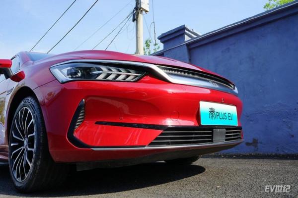 試駕比亞迪秦PLUS EV 一臺有顏/有料/有續航的小號漢EV