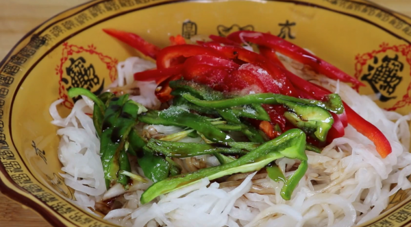 冬天多吃蘿蔔,加2個雞蛋,教你從沒吃過的做法,比大魚大肉解饞 冬天多吃蘿蔔,加2個雞蛋,教你從沒吃過的做法,比大魚大肉解饞
