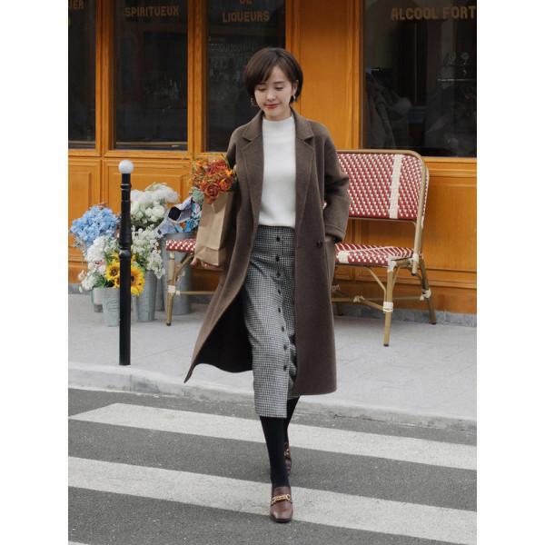 誰說小個子不能穿長大衣？看這位身高158博主的示範，思路很清晰