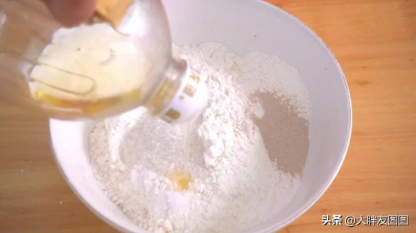 撕著吃的披薩,你嘗過嗎?真的很簡單,不好吃你來打我 撕著吃的披薩,你嘗過嗎?真的很簡單,不好吃你來打我