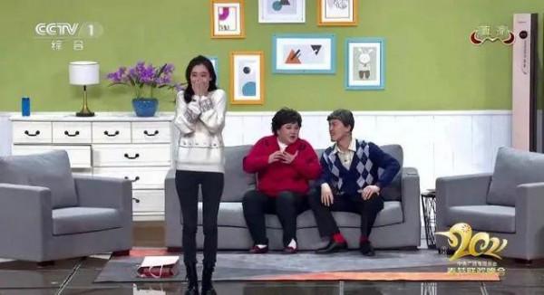 春晚40年女星造型史，前衛絕美的開創時尚，混進奇怪好笑的更搶戲