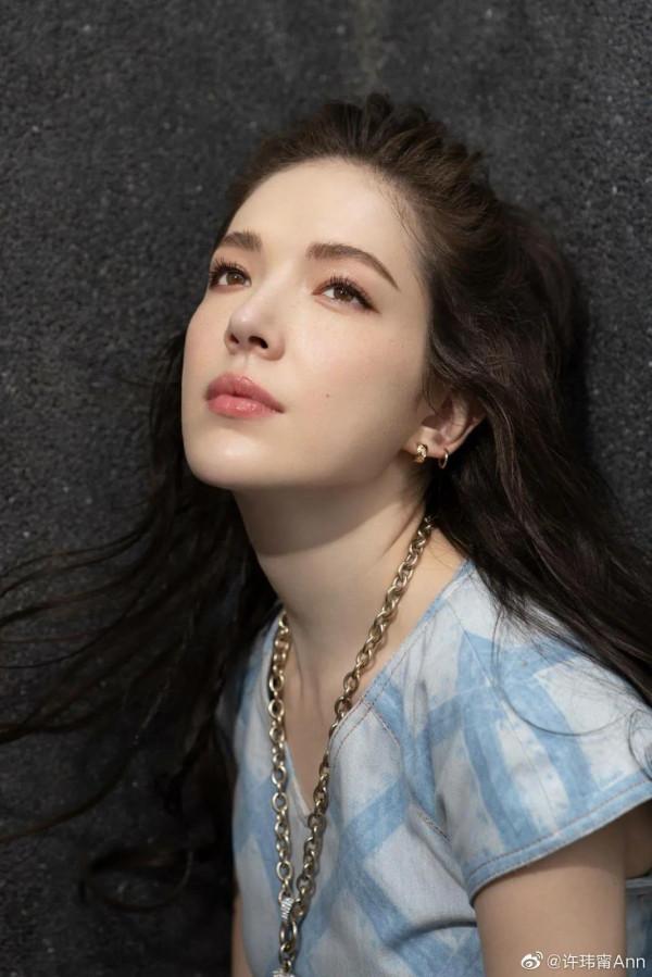 許瑋甯氣質真的好純，難怪邱澤不介意她是二婚