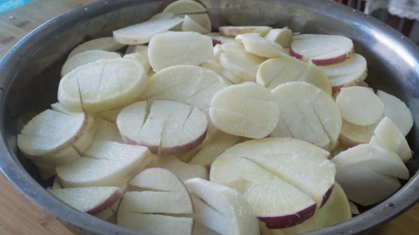 這7種廉價蔬菜曬乾後，美味翻倍！放1年不壞，天冷燉肉特別過癮