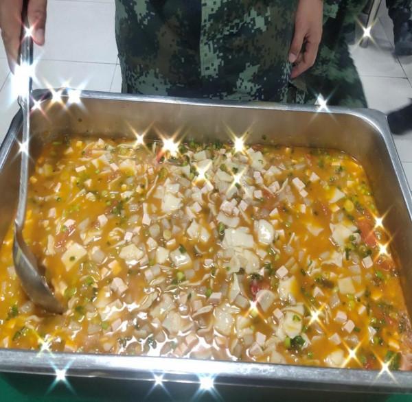 快來看看,新兵入營第一頓飯都吃點啥? 快來看看,新兵入營第一頓飯都吃點啥?