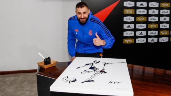 本澤馬當選全場最佳獲得一份獨特禮物：潑墨畫