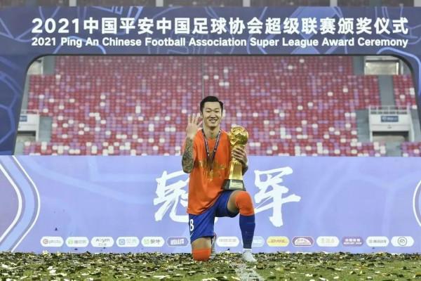 加入海港，新賽季大機率拿到雙冠王，頂薪加福利，徐新很難拒絕