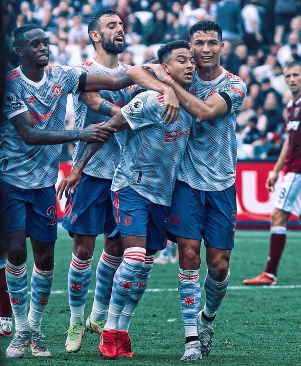 曼聯2-1絕殺!C羅3場4球振臂高呼,對手6萬球迷起立歡迎林加德 曼聯2-1絕殺!C羅3場4球振臂高呼,對手6萬球迷起立歡迎林加德