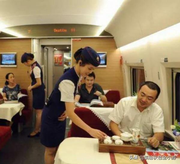 除自帶餐食、買盒飯、去餐吧吃外,這兩種火車上用餐方法您用過嗎 除自帶餐食、買盒飯、去餐吧吃外,這兩種火車上用餐方法您用過嗎