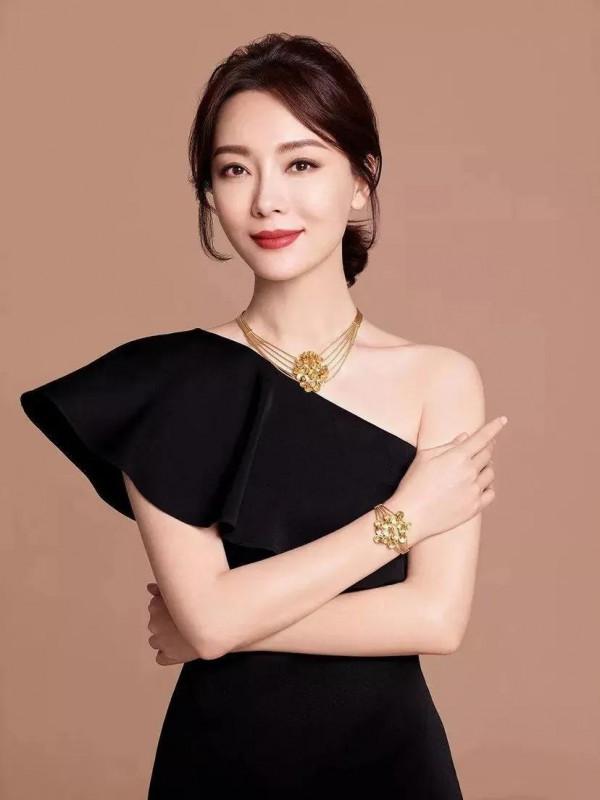 陳數：美麗大方，氣質優雅，盡顯女神魅力