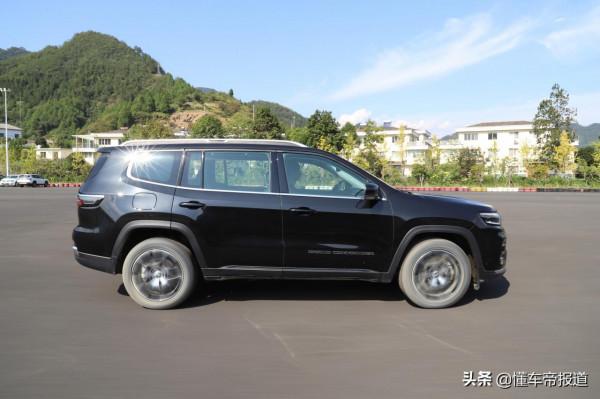 新車｜實力均衡，質感舒適！試駕新款Jeep大指揮官