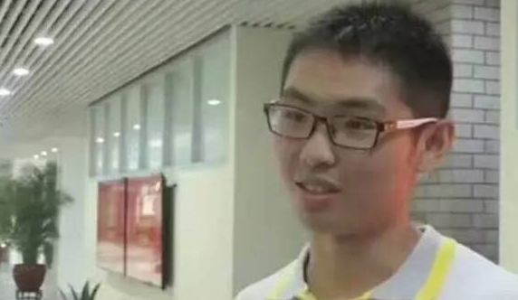 10年過去，拒絕高薪工作，回家當油漆工的北大碩士，後悔了嗎？