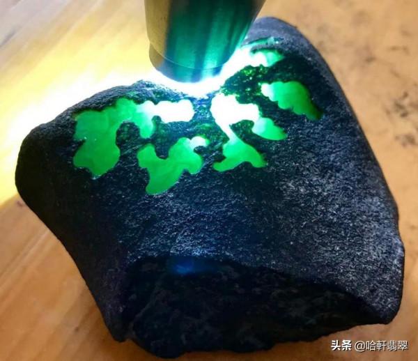 除了「流氓窗」以外，翡翠原石還有多少種開窗手法？