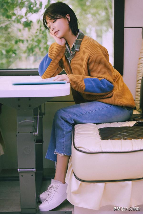 殷桃真是優雅到骨子裡了,穿V領禮服華麗高貴,扎丸子頭更顯俏皮 殷桃真是優雅到骨子裡了,穿V領禮服華麗高貴,扎丸子頭更顯俏皮