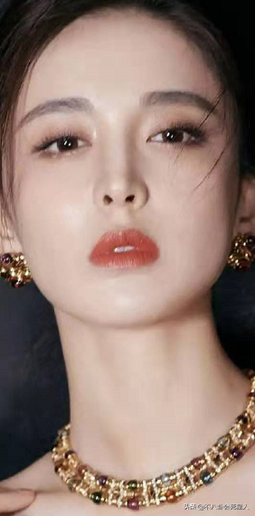 讓人笑著齣戲的演員特徵，黃軒的短手、楊冪的鼻孔、大寶貝的微笑