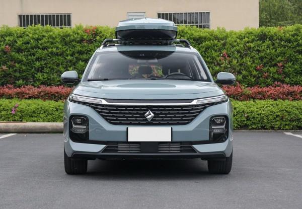 為何10萬買轎車前要先看瓦罐？用兩車對比，告訴你誰才是家用首選