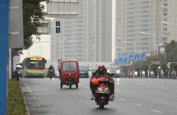 抖音測試快遞服務“音尊達”，星巴克入駐美團外賣