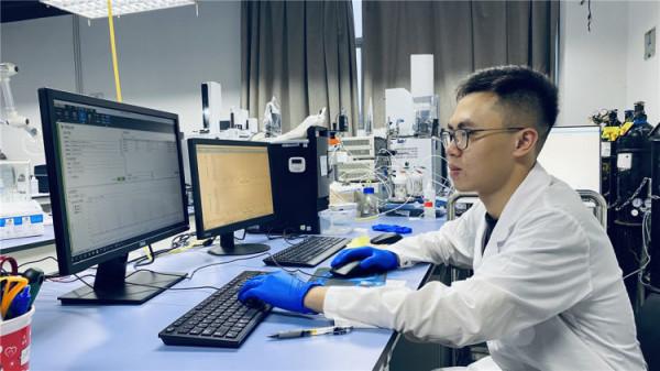 增容量,延壽命!深職院師生團隊破解鋰離子電池技術難題 增容量,延壽命!深職院師生團隊破解鋰離子電池技術難題