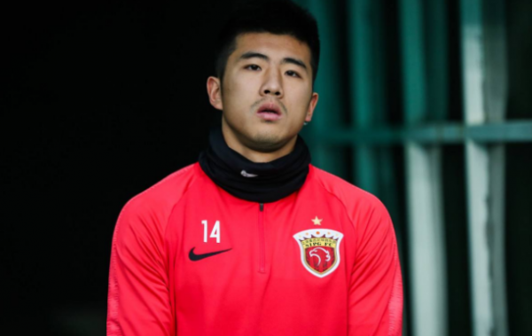6輪才出場80分鐘！足壇名宿之子慘遭冷落，蹉跎歲月淪為上港雞肋