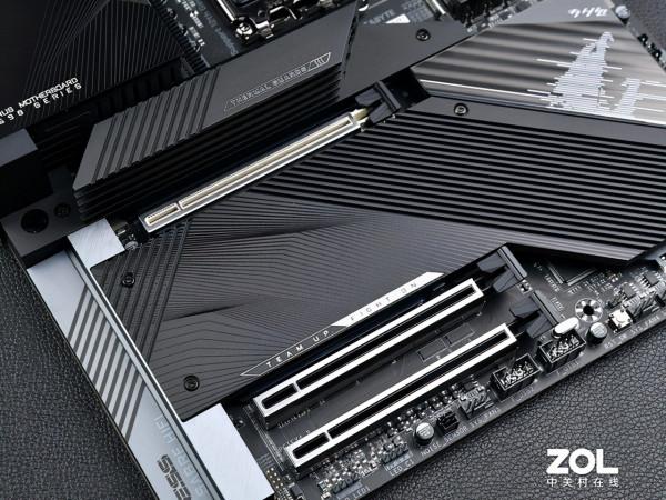 英特爾酷睿i9-12900K首測 技嘉超級雕Z690穩定輸出 英特爾酷睿i9-12900K首測 技嘉超級雕Z690穩定輸出