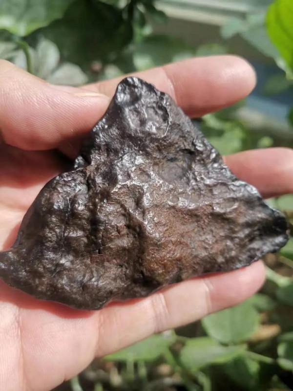 戈壁黑青和田玉