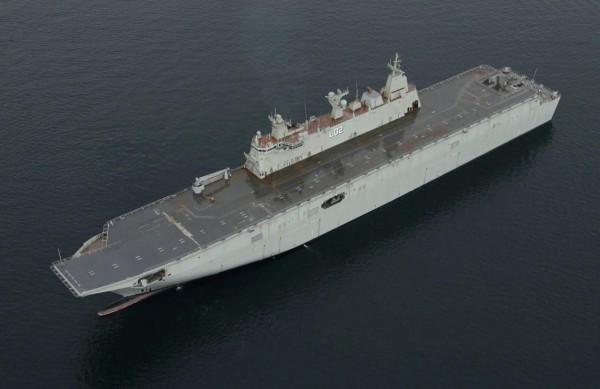 “堪培拉”級兩棲攻擊艦圖集（118圖）