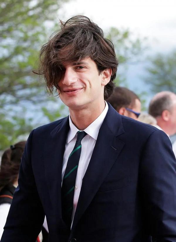 日本皇室為佳子公主選婿，肯尼迪的帥氣學霸外孫意外走入公眾視野