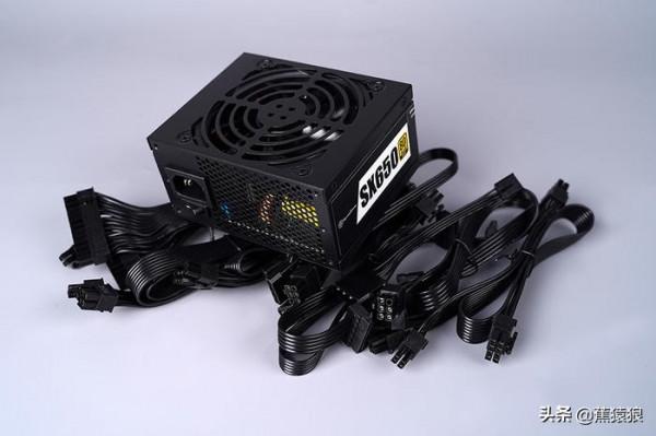 7&period;5L 小體積行動式，超頻三 蜂鳥 i100CG PRO ITX 機箱裝機分享