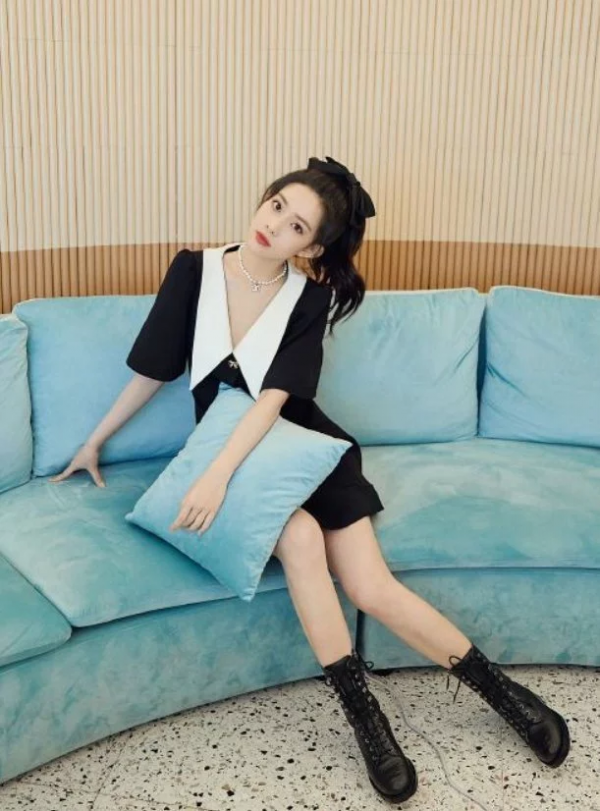 孟子義的“渣女坐姿”火了,看她雙腿怎麼放的,一般女生不敢模仿 孟子義的“渣女坐姿”火了,看她雙腿怎麼放的,一般女生不敢模仿