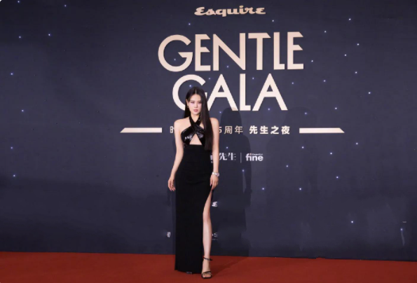 眾女星開年紅毯！宋祖兒氣質大變景甜美過超模，吳謹言撐不起禮服