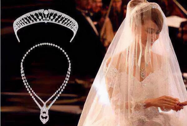 數位天王嫂都有一件“鎮場之寶”,唯獨李靚蕾最樸素 數位天王嫂都有一件“鎮場之寶”,唯獨李靚蕾最樸素