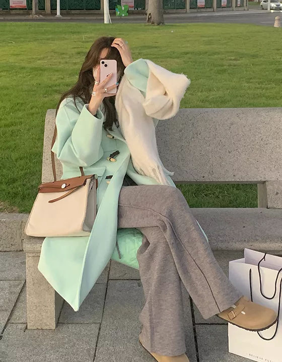 大衣+毛衣,大衣+連衣裙,保暖顯瘦時髦炸了 大衣+毛衣,大衣+連衣裙,保暖顯瘦時髦炸了