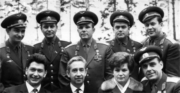 乘坐203處故障飛船升空,明知必死無疑,返回地球時僅剩一塊足骨 乘坐203處故障飛船升空,明知必死無疑,返回地球時僅剩一塊足骨