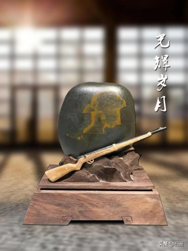 雙年展拍賣總成交34.8萬元!《九蓮》以21萬成交 雙年展拍賣總成交34.8萬元!《九蓮》以21萬成交