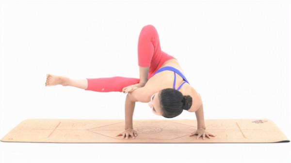 “喜瀛洲手指醫生”超強的瘦背部瑜伽運動