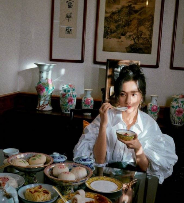 楊冪的地道年味範兒，藏在身邊的美，優雅迷人