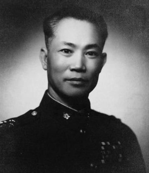 毛主席《論持久戰》發表後，白崇禧總結了兩句話，深得蔣介石贊同