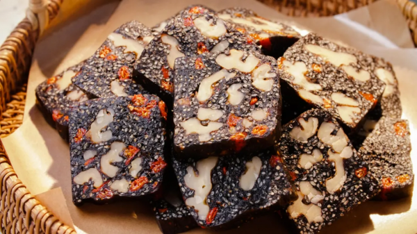 冬天就饞這個小零食，平底鍋就搞定，學會春節零食不用買了